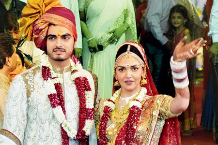 Esha Deol and Bharat Takhtani's Marriage: Rumors, Reality, and Social Media Buzz