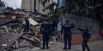 Venezuela Earthquake: वेनेजुएला में 7.5 तीव्रता का भूकंप, ताश के पत्तों की तरह गिरीं इमारतें